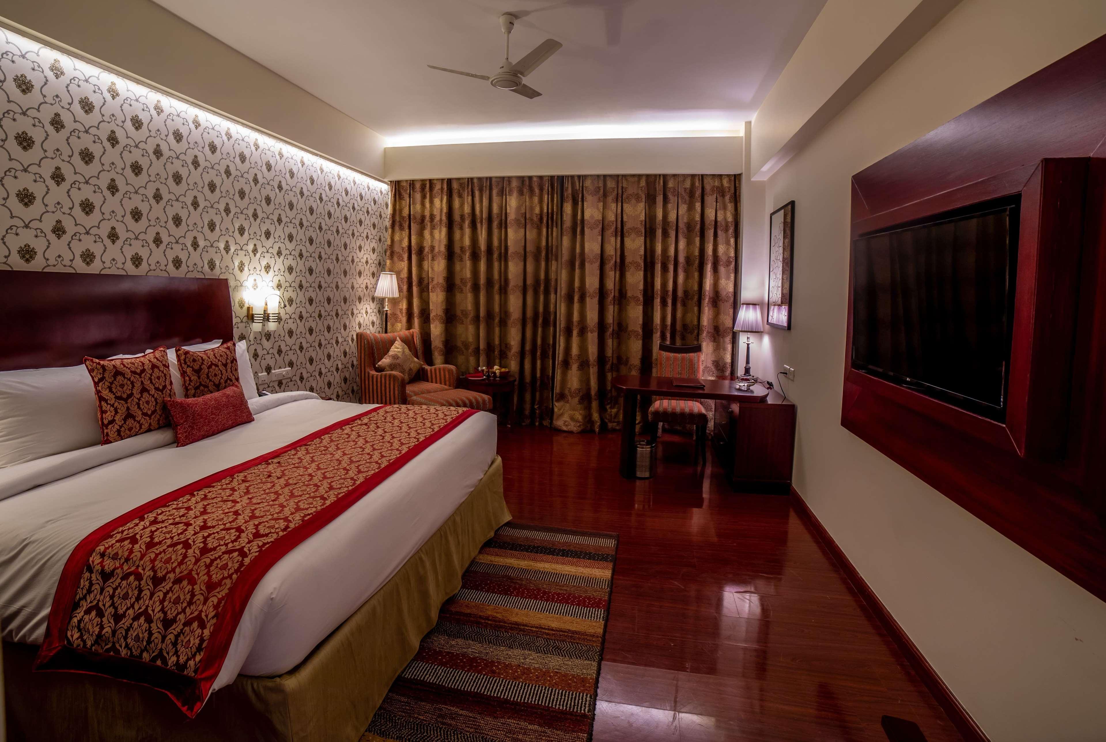 Hotel Ramada By Wyndham Jaipur Jaisinghpura Exterior foto