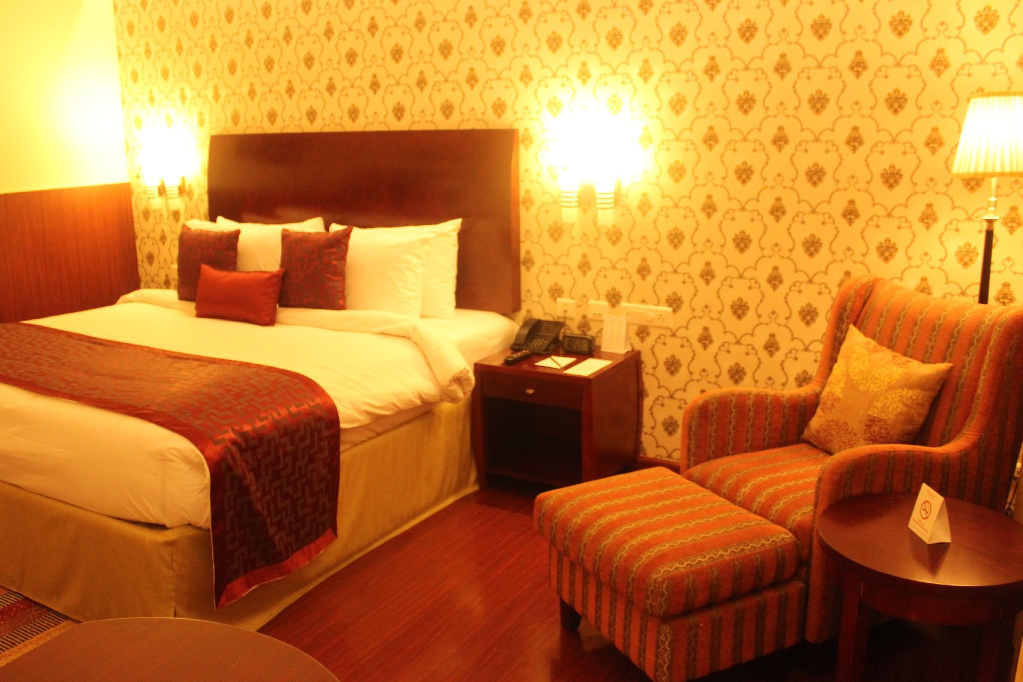Hotel Ramada By Wyndham Jaipur Jaisinghpura Exterior foto